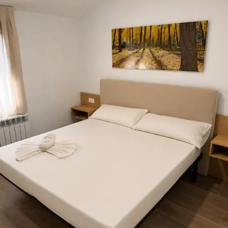 Szálloda Hotel Royuela *