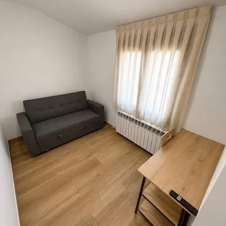 Hotel Royuela Szálloda *